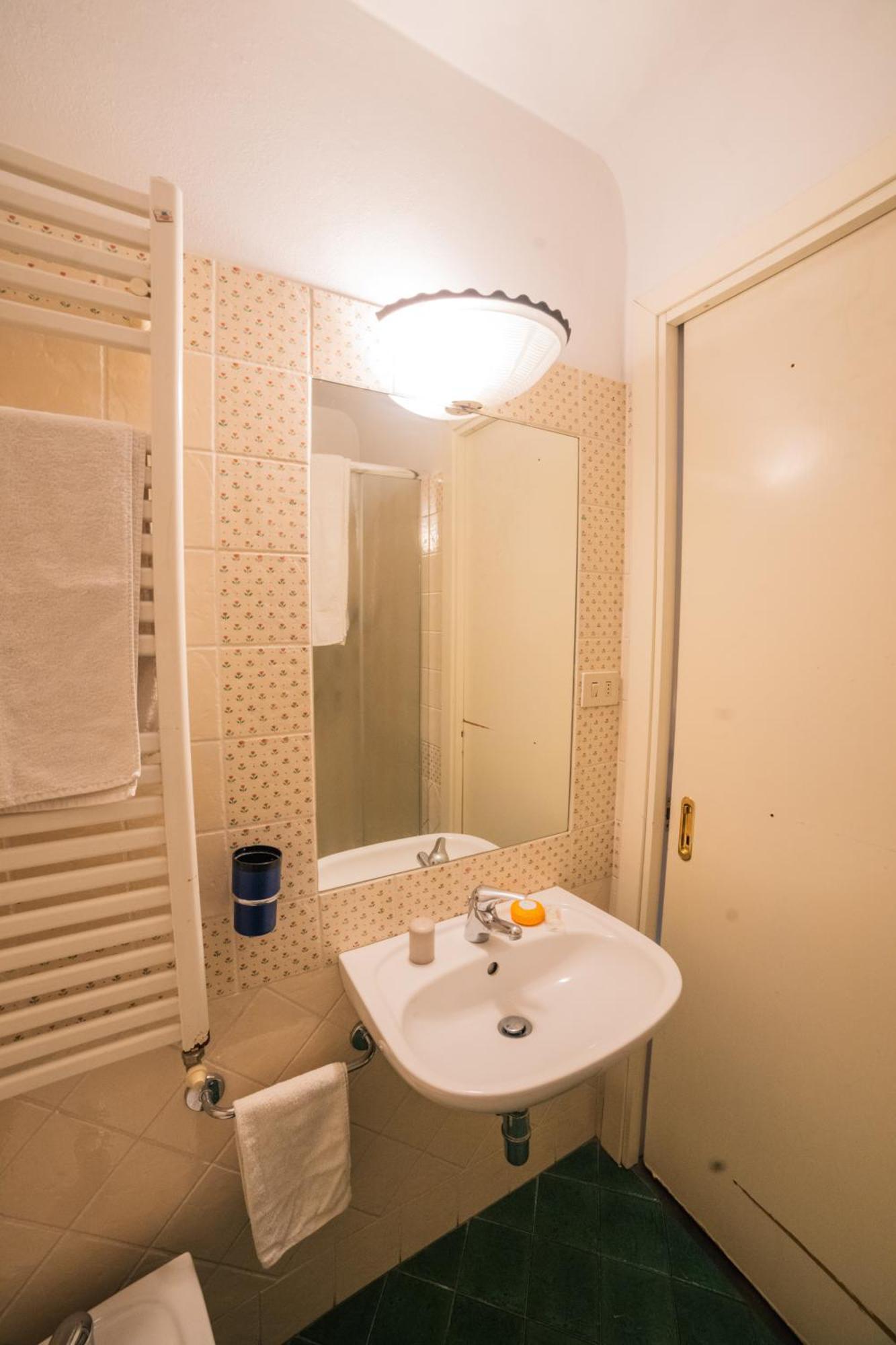S4 Tower - Dolcevita Holiday ฟลอเรนซ์ ภายนอก รูปภาพ
